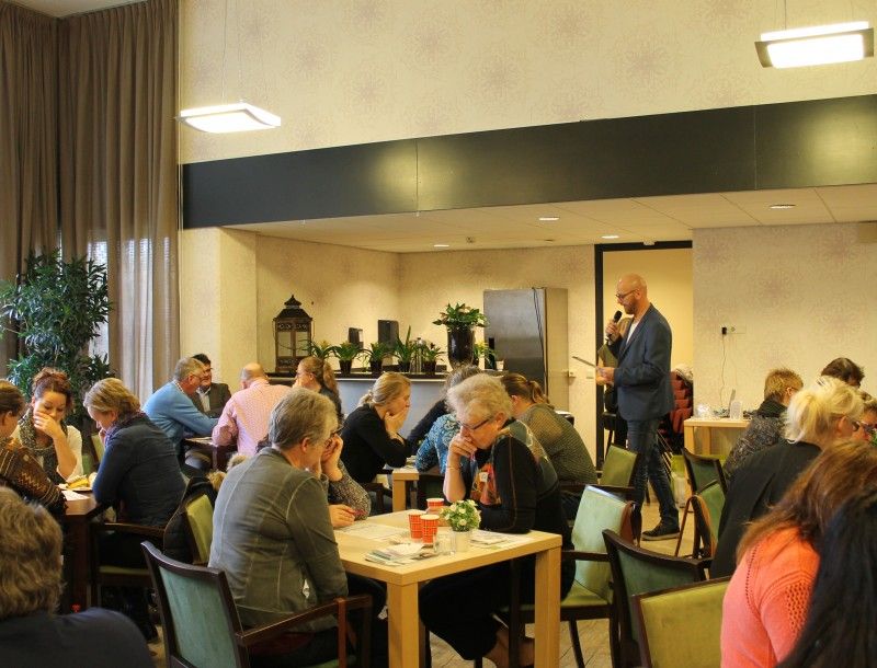 De ijscokar kwam maandag langs bij Heidehiem